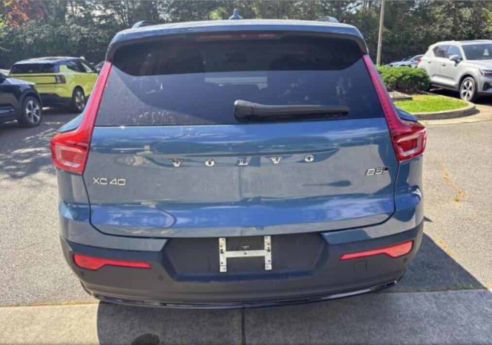 Used 2024 Volvo XC40 B5 Core AWD/4WD image 17