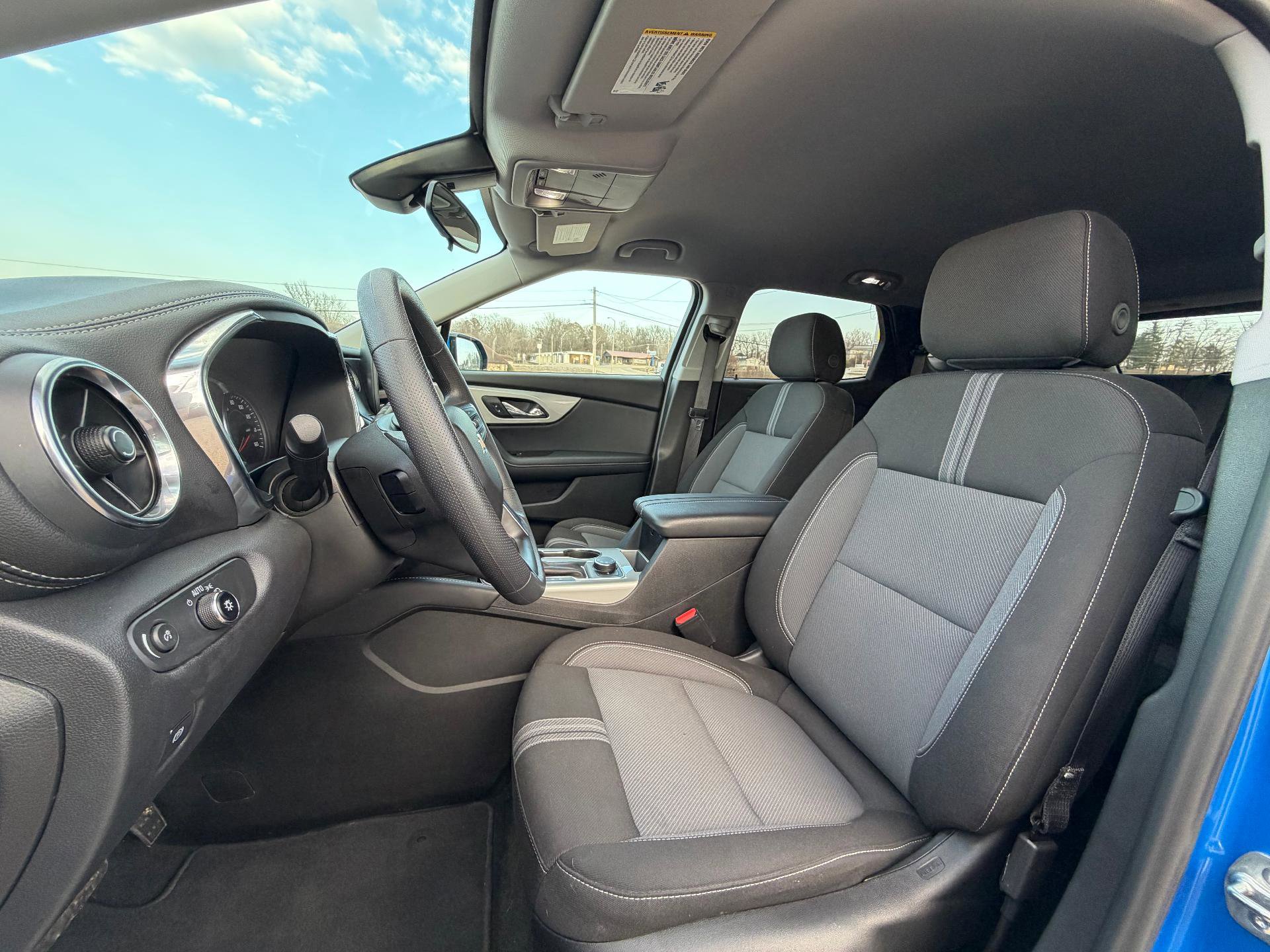 Used 2025 Chevrolet Blazer LT image 9