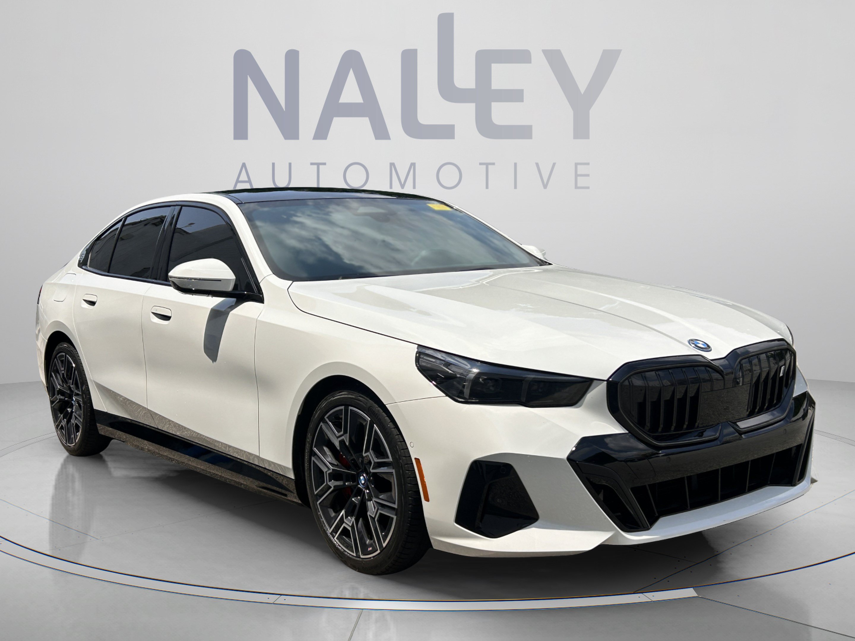 Used 2024 BMW i5 eDrive40i w/ M Sport Package RWD image 5
