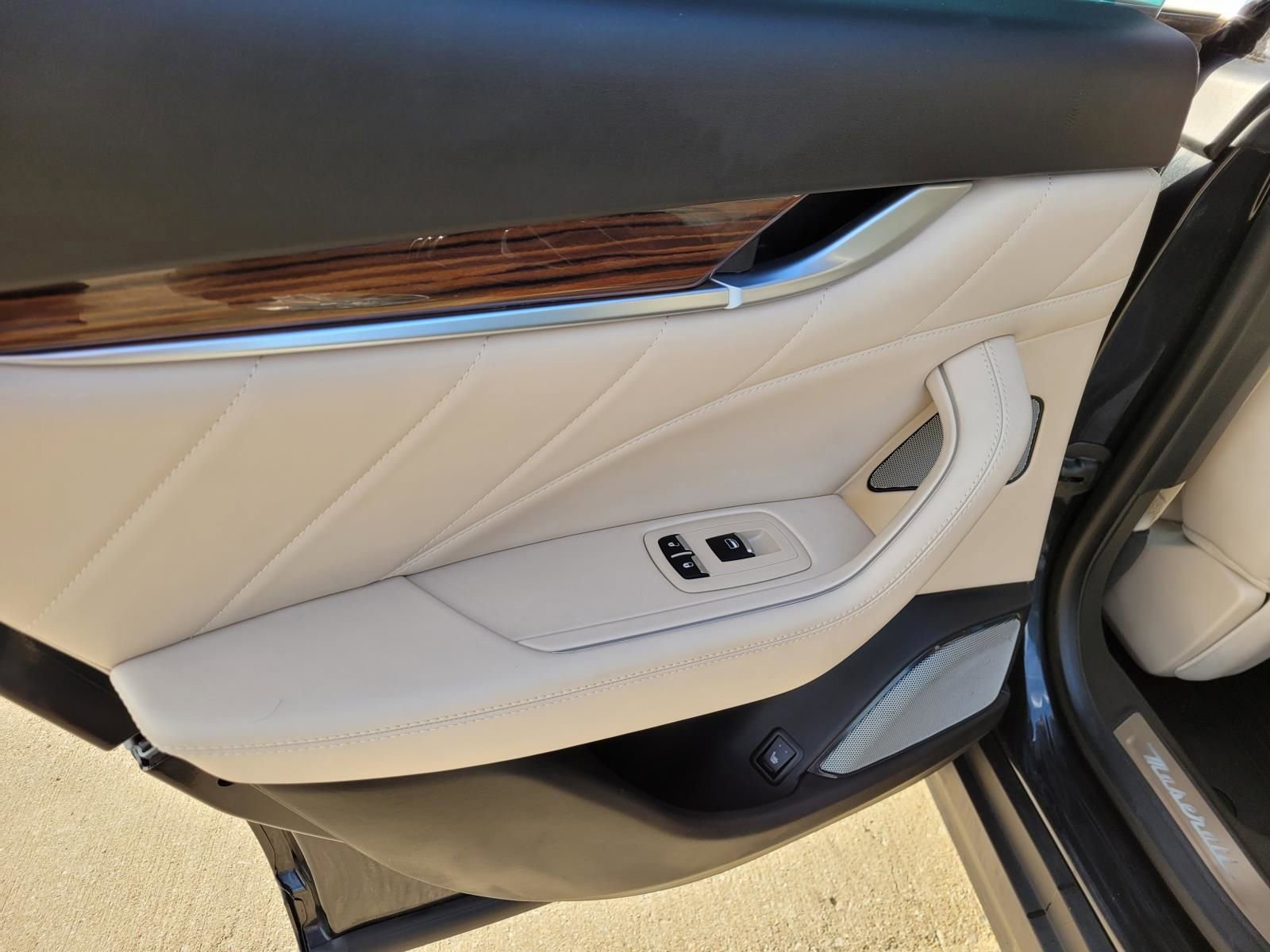 Used 2019 Maserati Levante GranLusso image 18