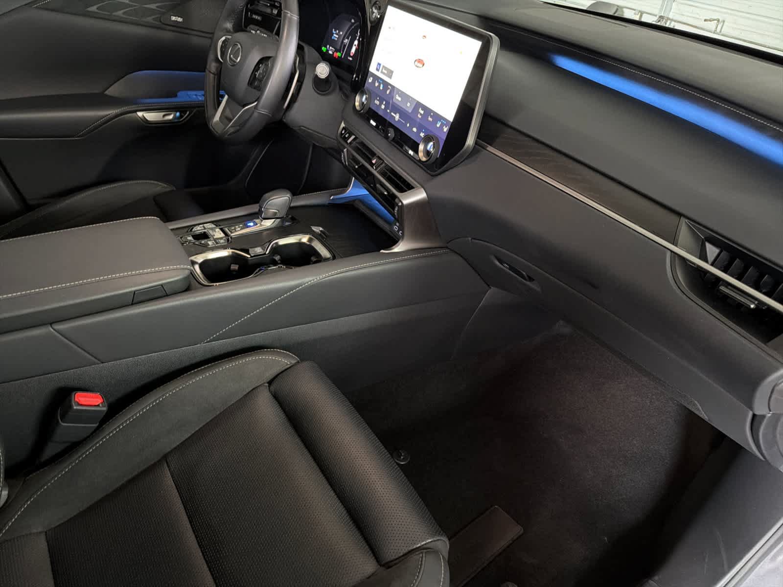 Certified 2025 Lexus RX 450h AWD w/ Luxury Package image 17