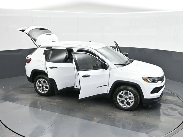 Used 2025 Jeep Compass Sport image 49