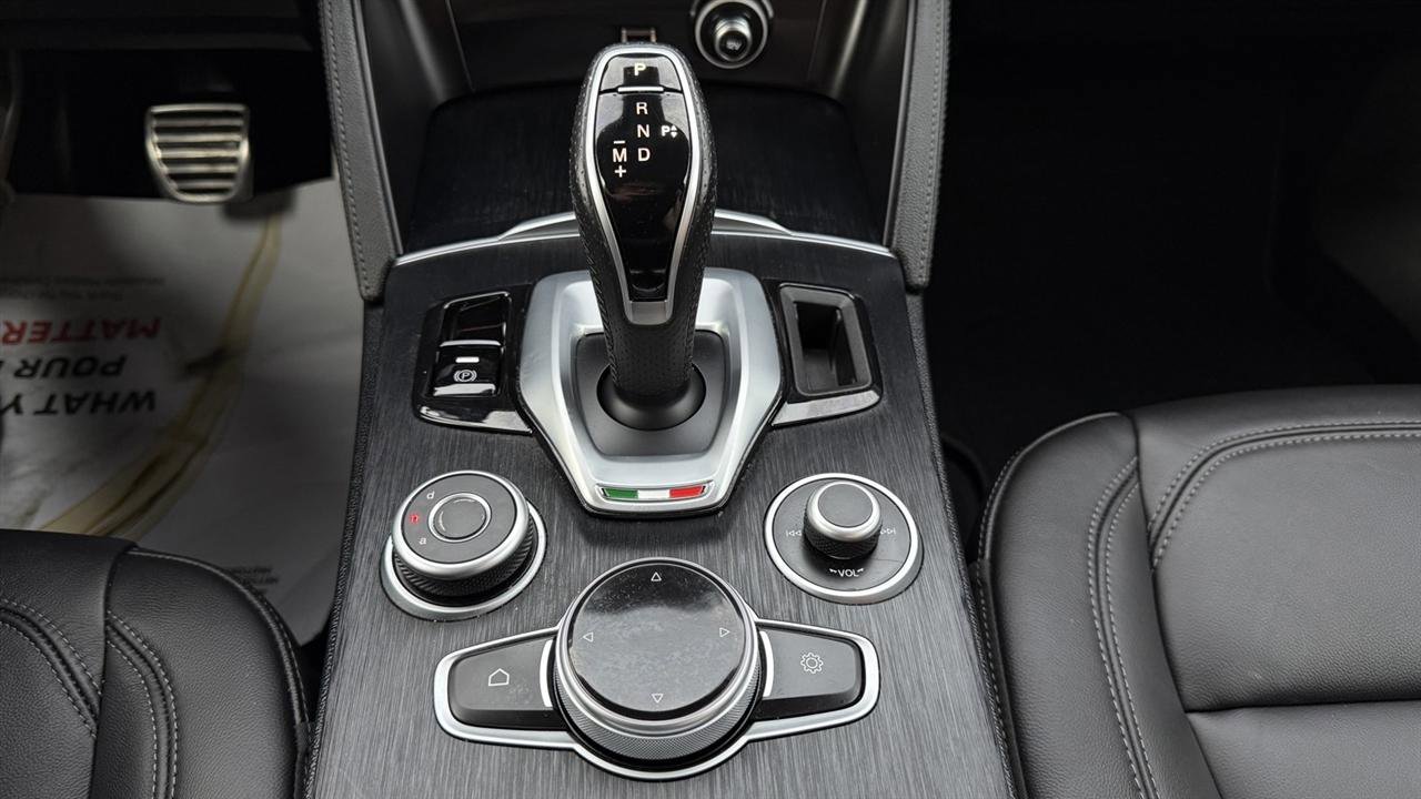 Used 2023 Alfa Romeo Stelvio Sprint AWD/4WD image 56