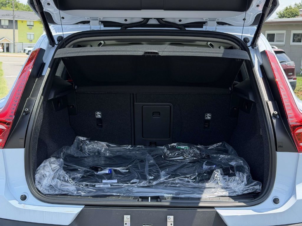 New 2026 Volvo XC40 B5 Plus w/ Protection Package Premier AWD/4WD image 13