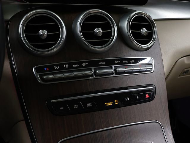 Used 2022 Mercedes-Benz GLC 300 4MATIC image 23