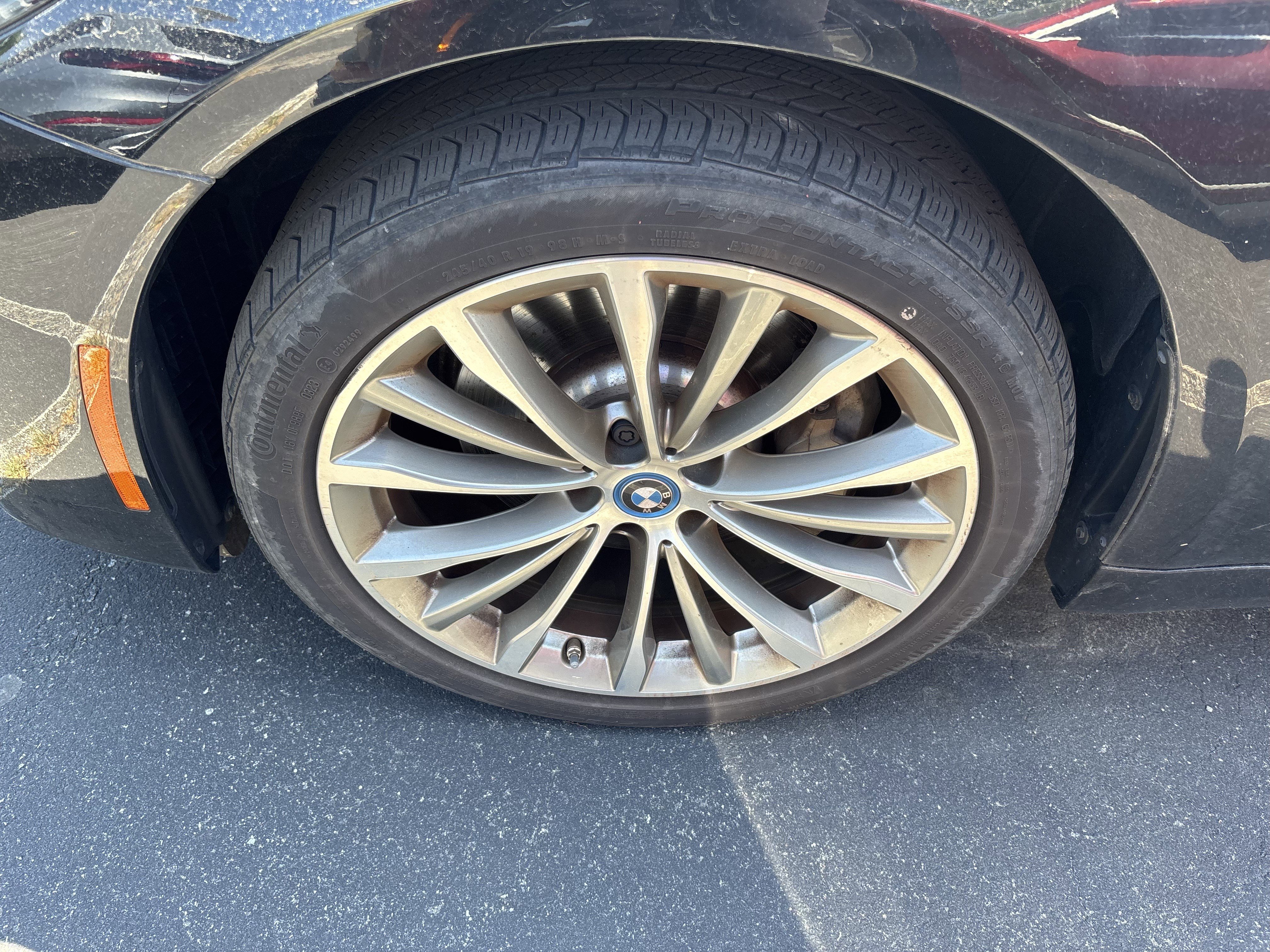 Certified 2023 BMW 530e w/ Premium Package RWD image 35