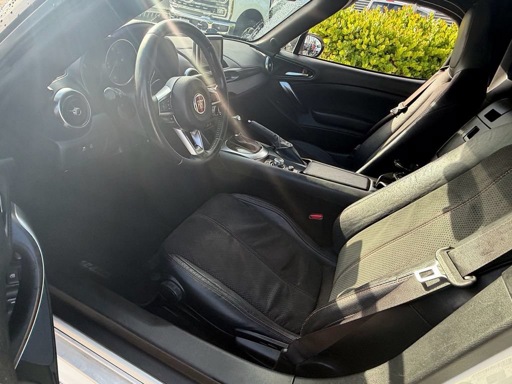 Used 2019 FIAT 124 Spider RWD image 11