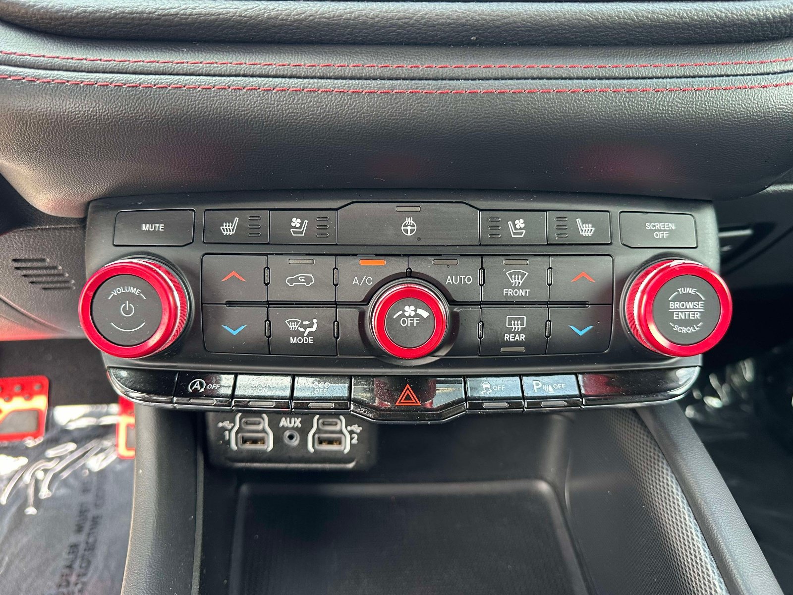 Used 2024 Dodge Durango GT AWD/4WD image 12
