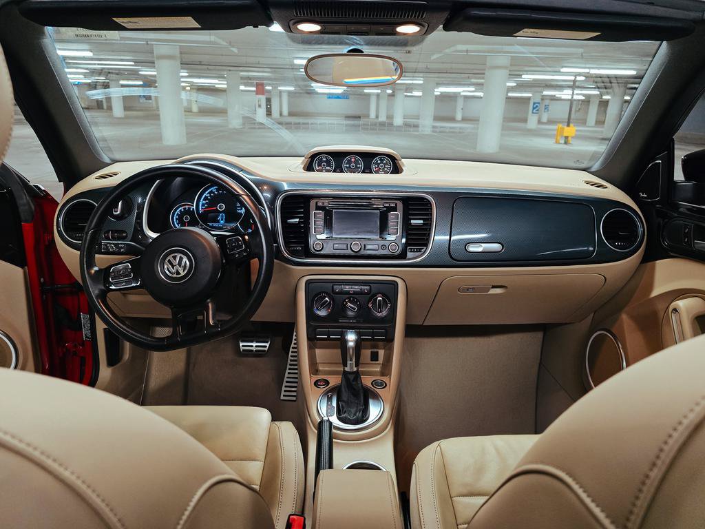 Used 2013 Volkswagen Beetle Turbo FWD image 4