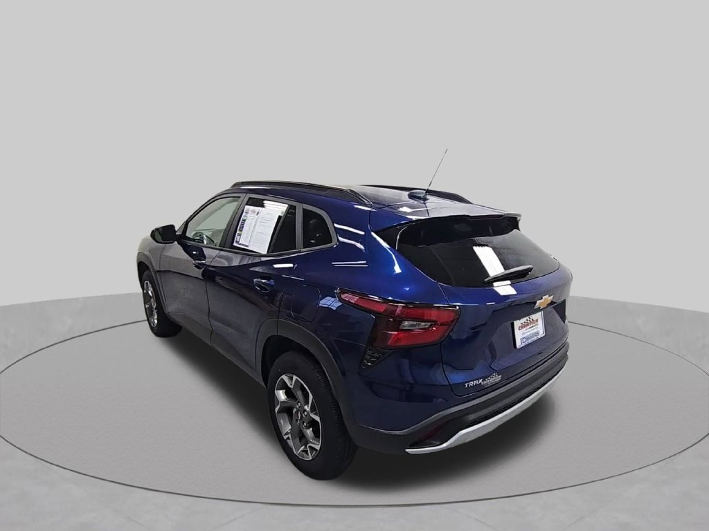 Certified 2024 Chevrolet Trax LT w/ Driver Confidence Package FWD image 9