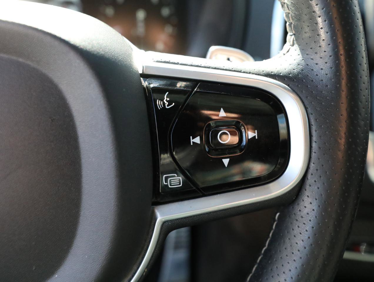 Used 2017 Volvo XC90 T6 R-Design w/ Vision Package AWD/4WD image 27