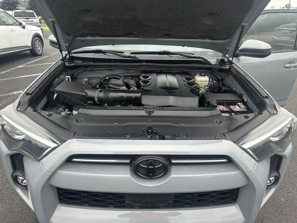 Used 2021 Toyota 4Runner Trail Special Edition AWD/4WD image 31