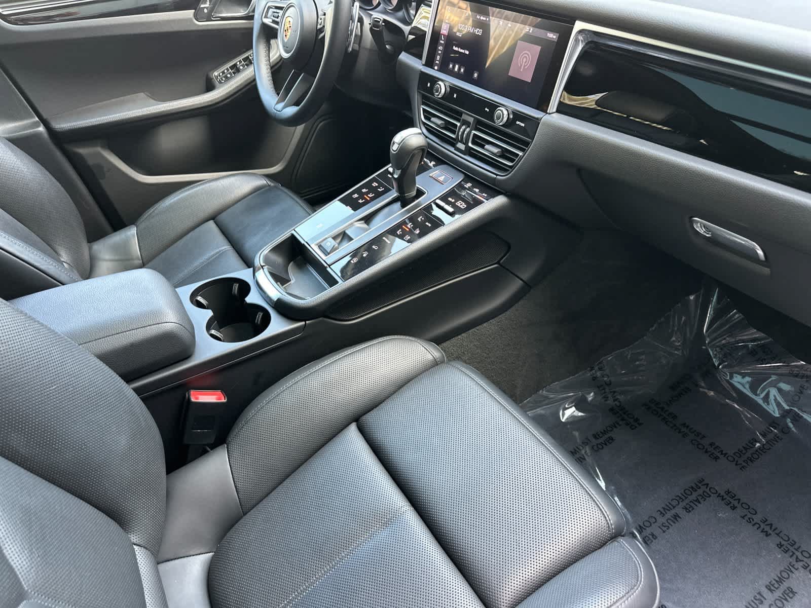 Certified 2023 Porsche Macan AWD/4WD image 17