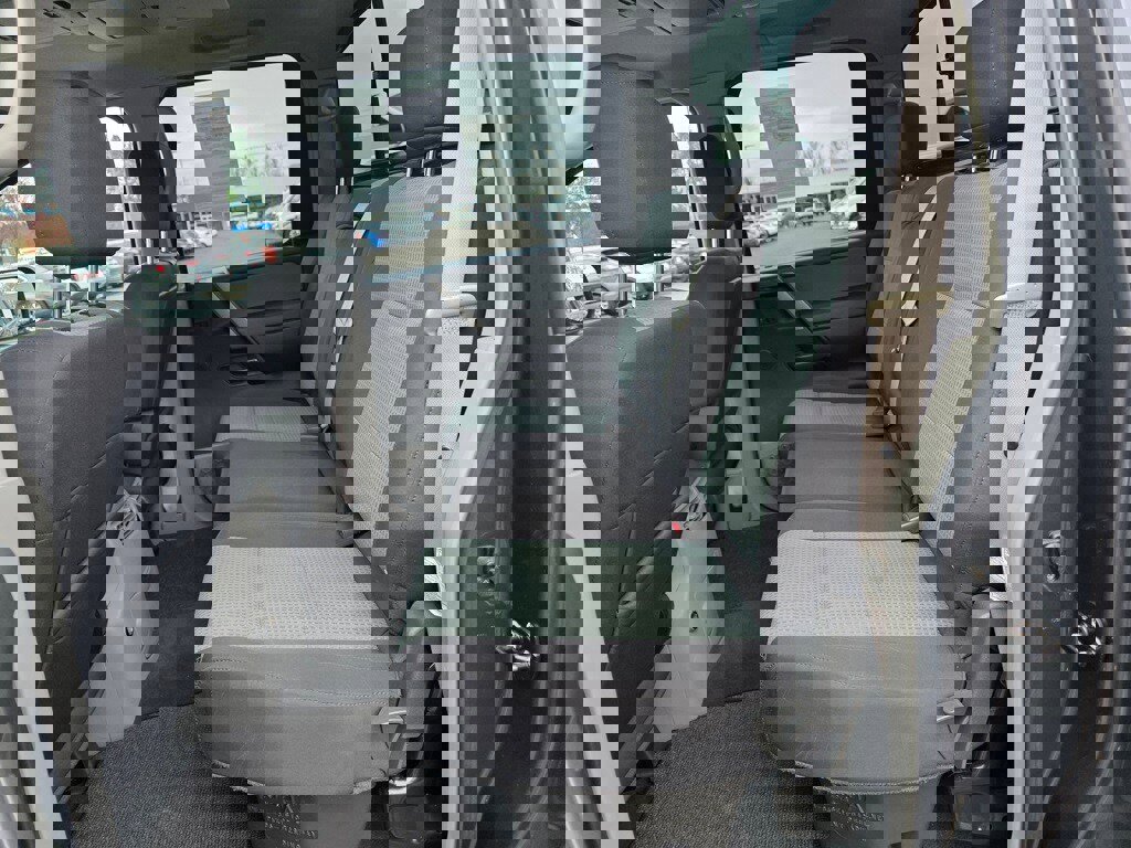 Used 2004 Nissan Titan SE image 9