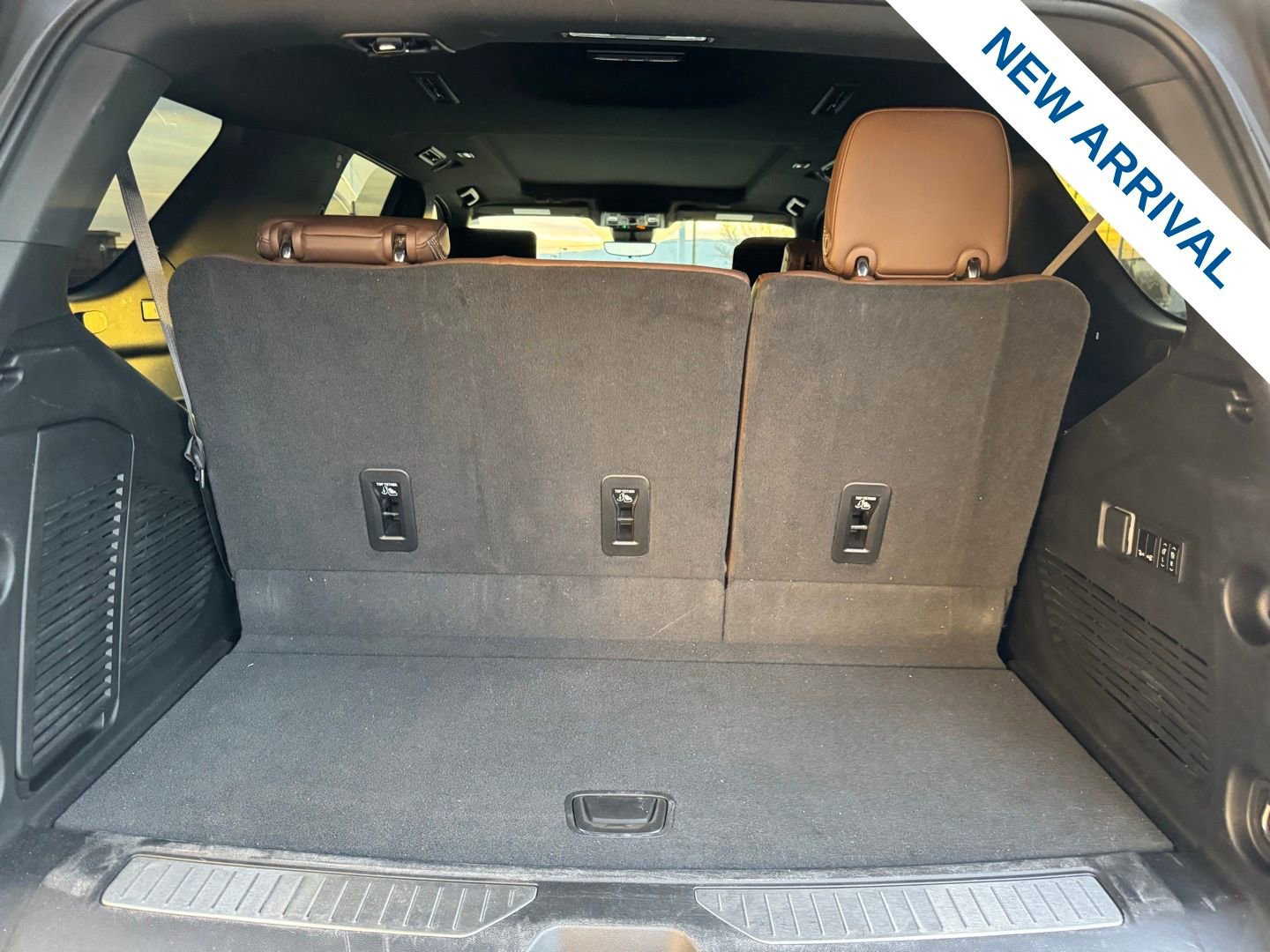 Used 2023 Chevrolet Tahoe High Country w/ LPO, Illumination Package image 13