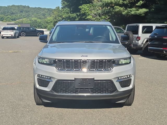 Used 2022 Jeep Grand Cherokee Limited AWD/4WD image 2
