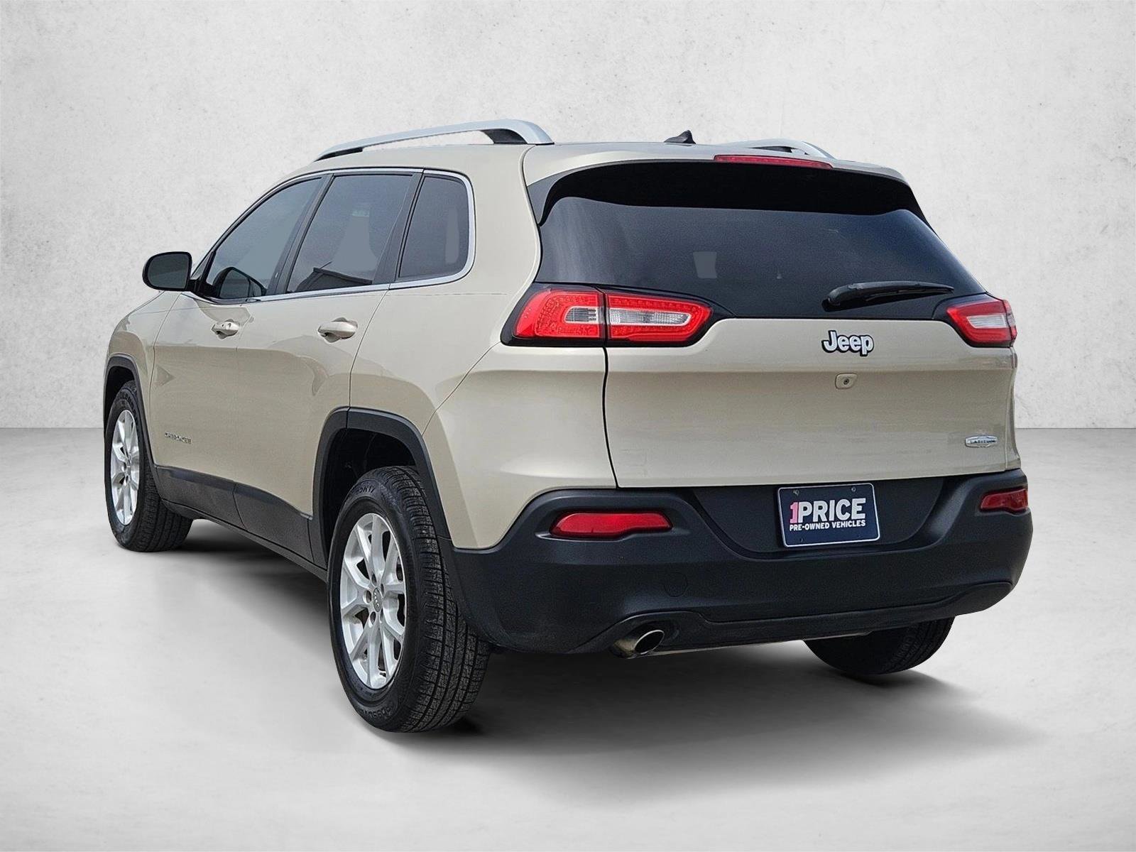 Used 2014 Jeep Cherokee Latitude w/ Comfort/Convenience Group FWD image 22