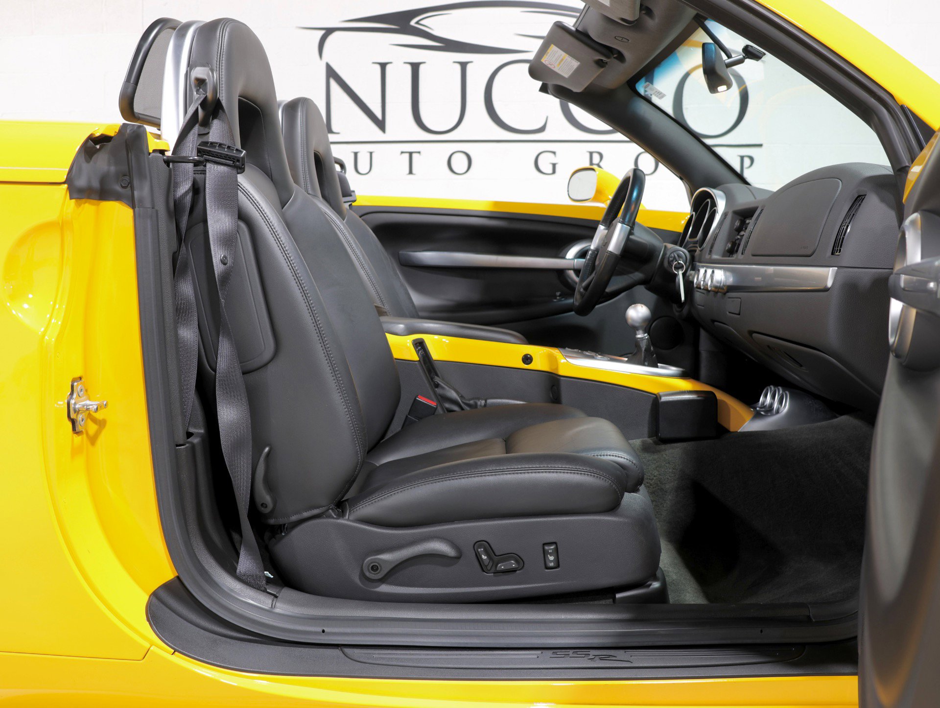 Used 2005 Chevrolet SSR 6 Speed Manual - Only 12K Mile w/ Preferred Equipment Group image 56