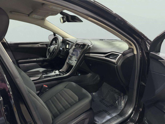 Used 2020 Ford Fusion SE image 40