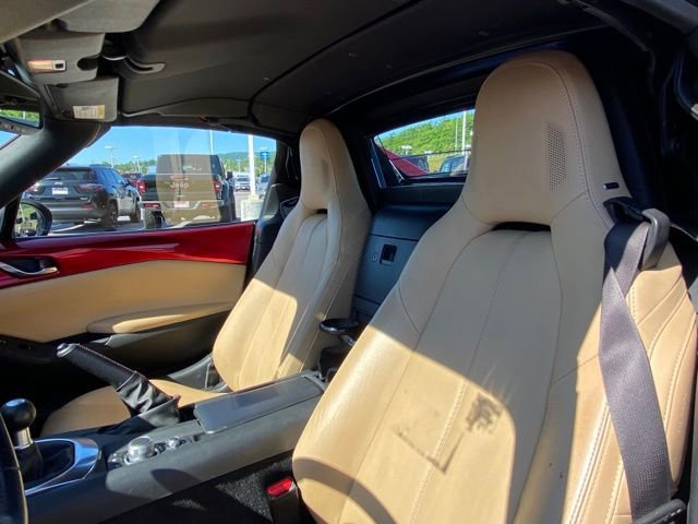 Used 2018 MAZDA MX-5 Miata RF Grand Touring RWD image 12