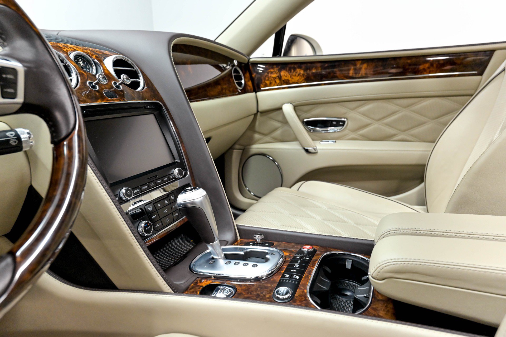 Used 2015 Bentley Flying Spur W12 AWD/4WD image 18