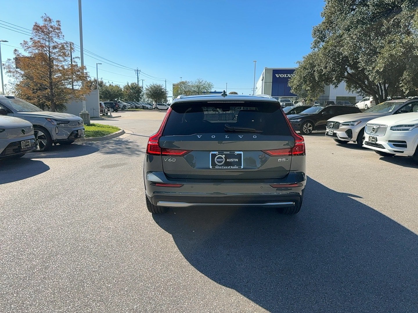 New 2026 Volvo V60 B5 Cross Country Plus w/ Climate Package AWD/4WD image 6