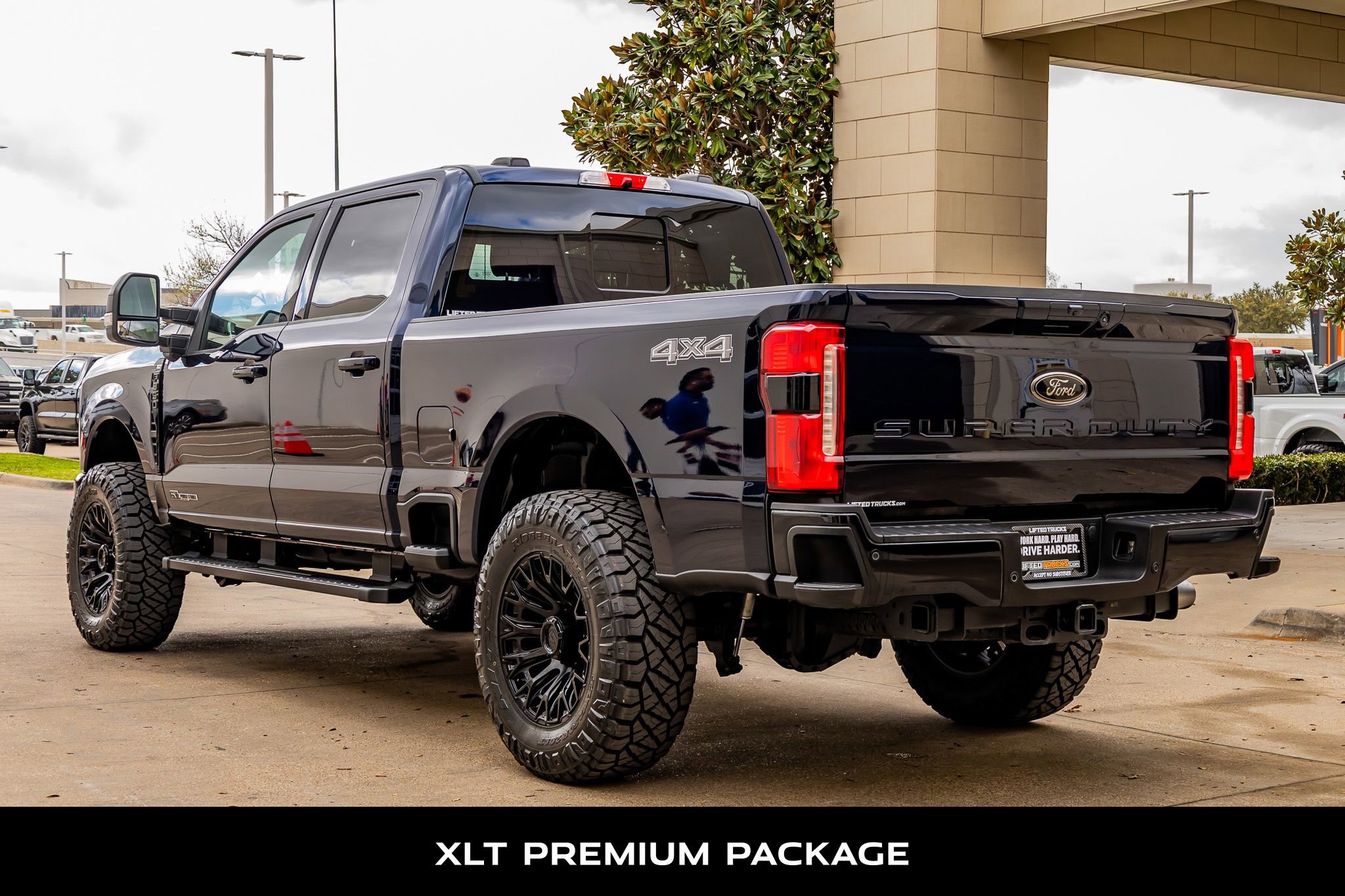 Used 2025 Ford F350 XLT w/ Black Appearance Package AWD/4WD image 7