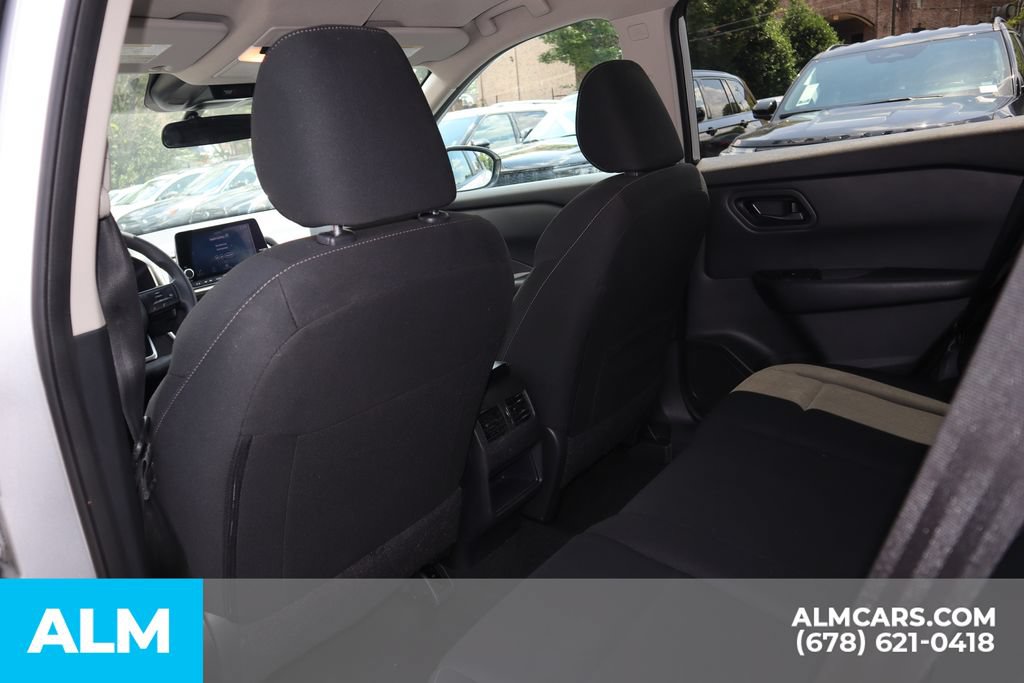 Used 2024 Nissan Rogue S FWD image 18