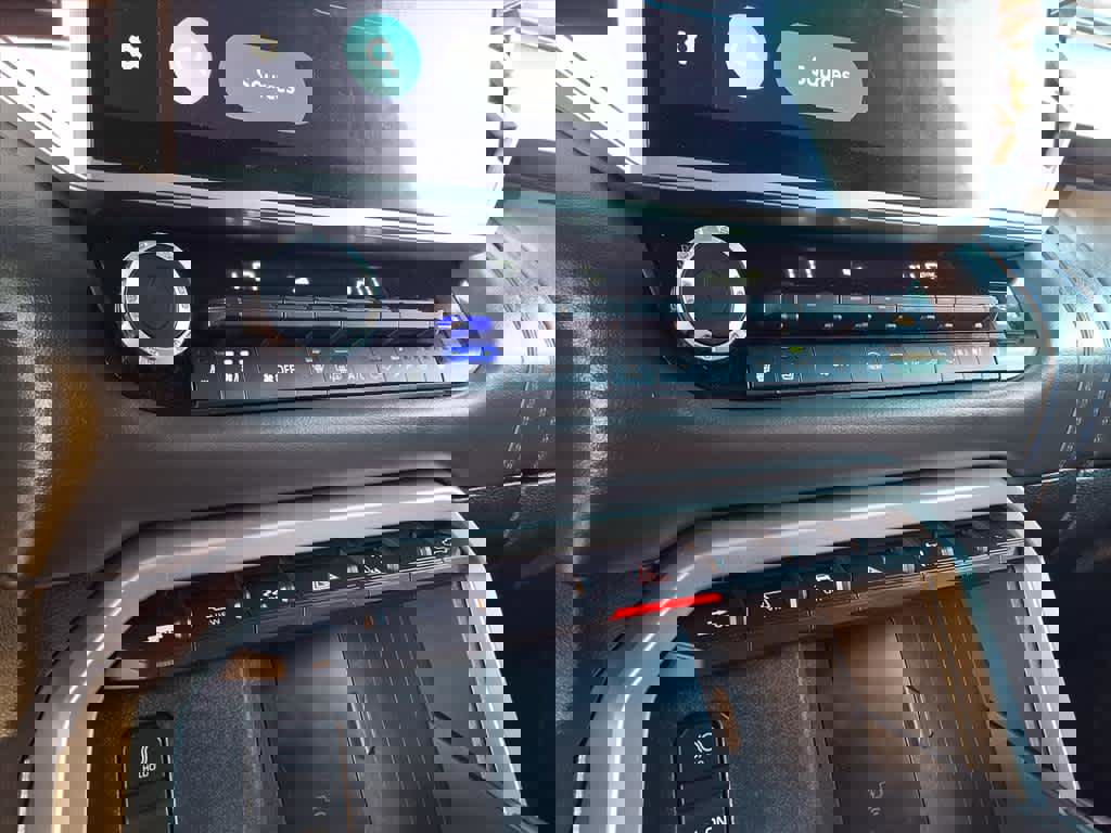 Used 2025 Toyota Tundra Platinum image 13