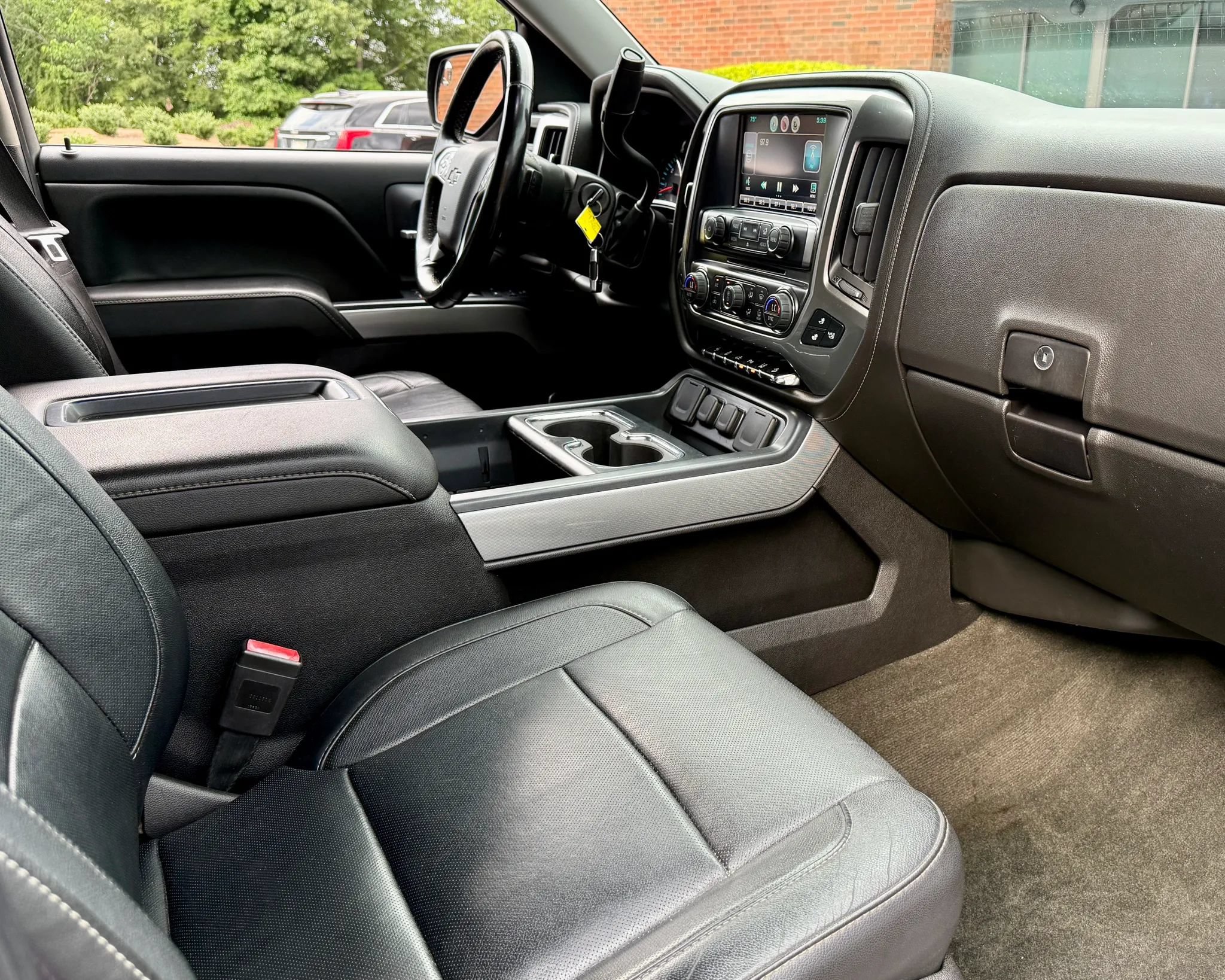 Used 2015 Chevrolet Silverado 1500 LTZ Z71 w/ LTZ Plus Package AWD/4WD image 14