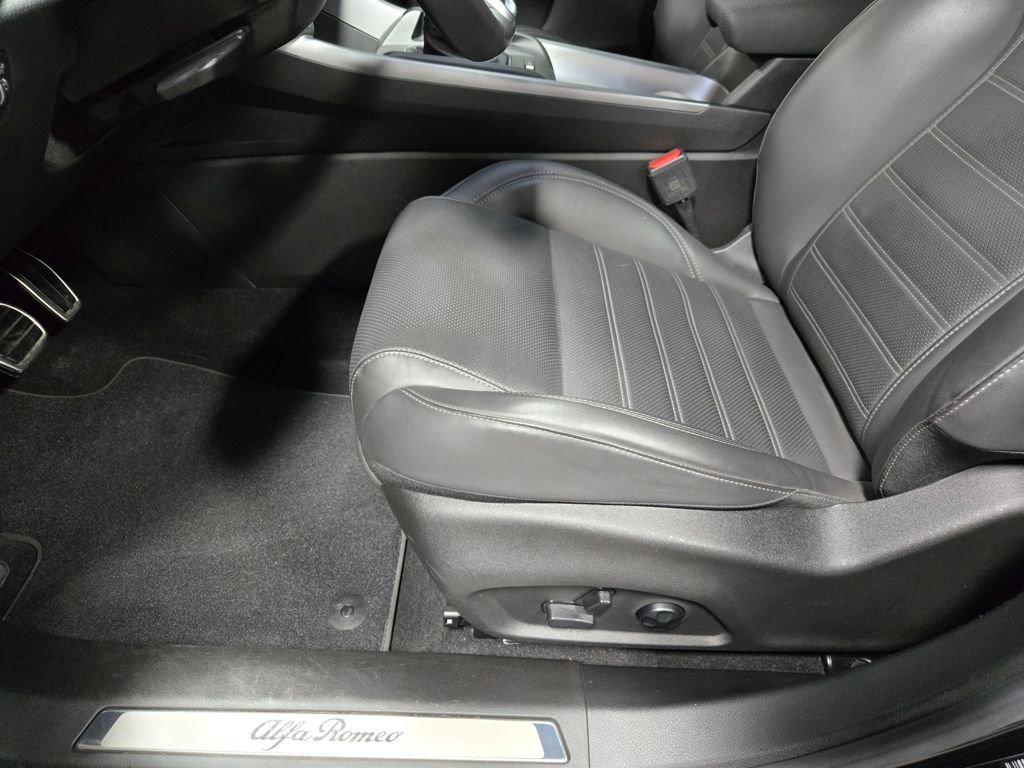Used 2024 Alfa Romeo Tonale Veloce image 11