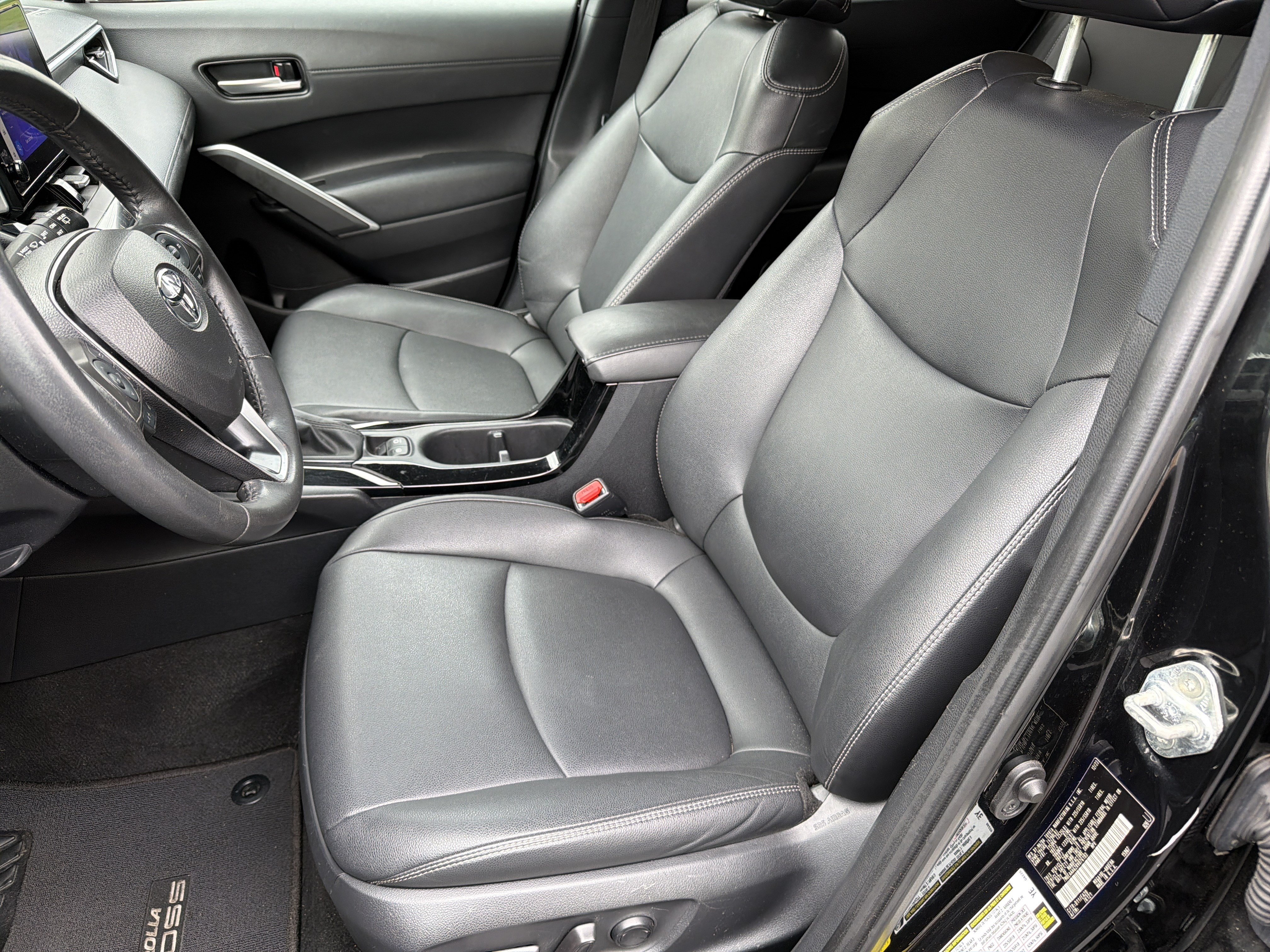 Used 2024 Toyota Corolla Cross XLE FWD image 17