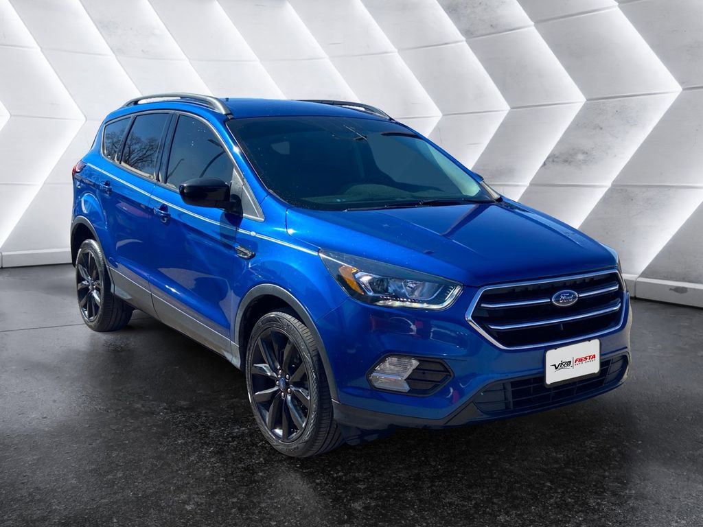 Used 2019 Ford Escape SE image 1