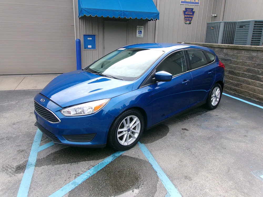 Used 2018 Ford Focus SE FWD image 3