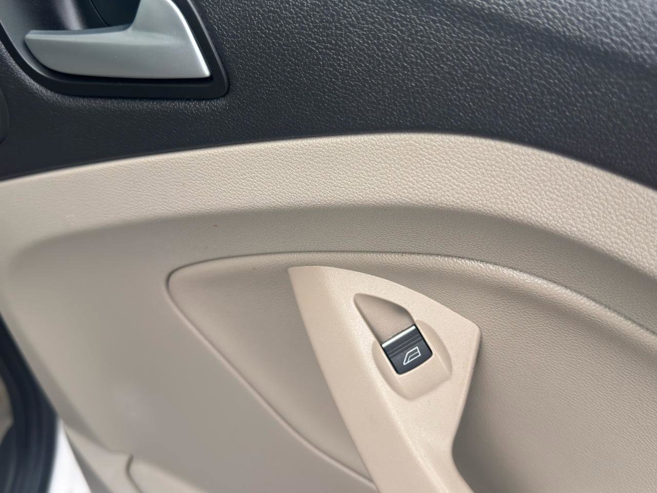 Used 2015 Ford C-MAX Energi SEL w/ Equipment Group 301A image 35