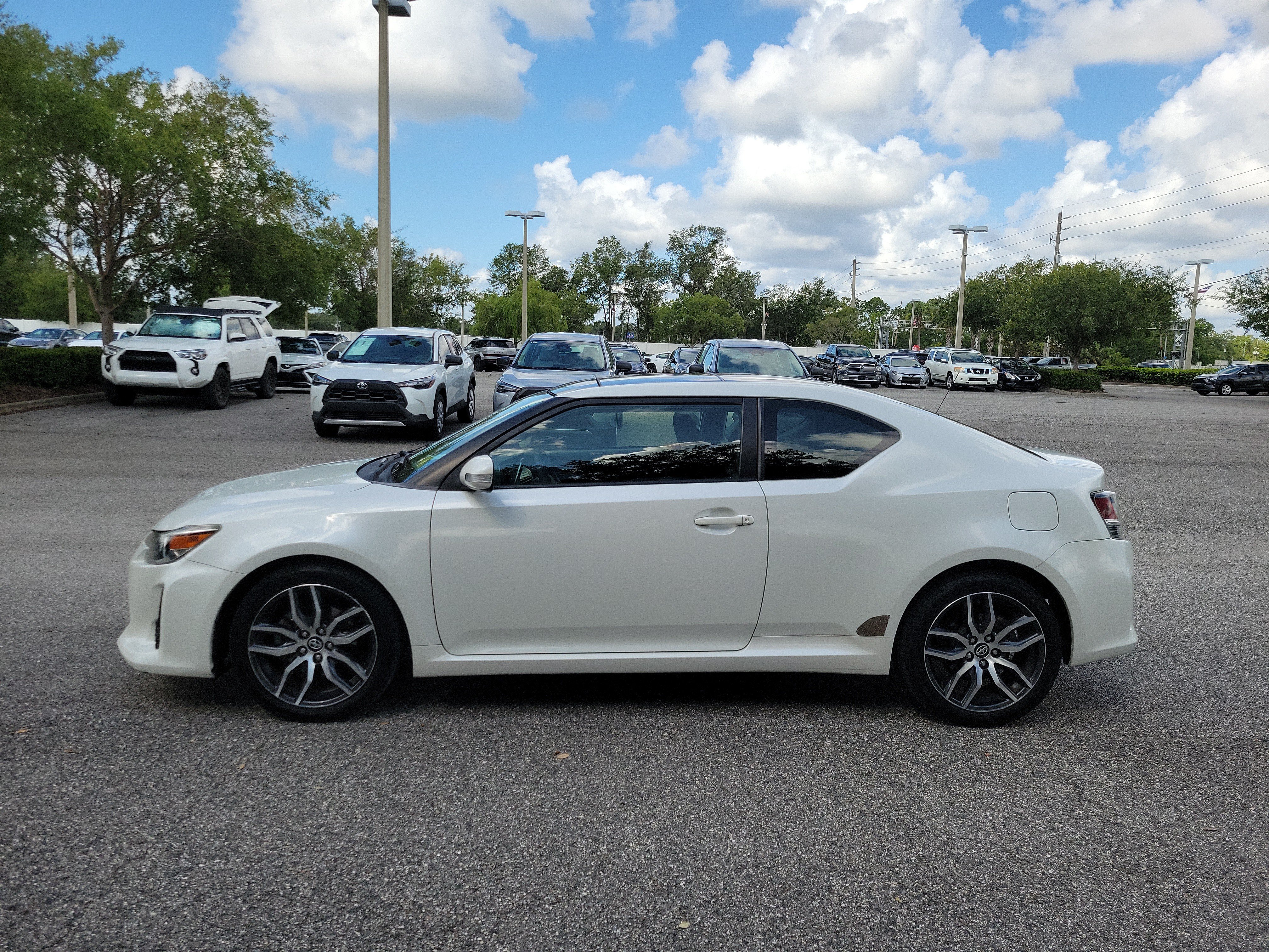 Used 2015 Scion tC FWD image 3