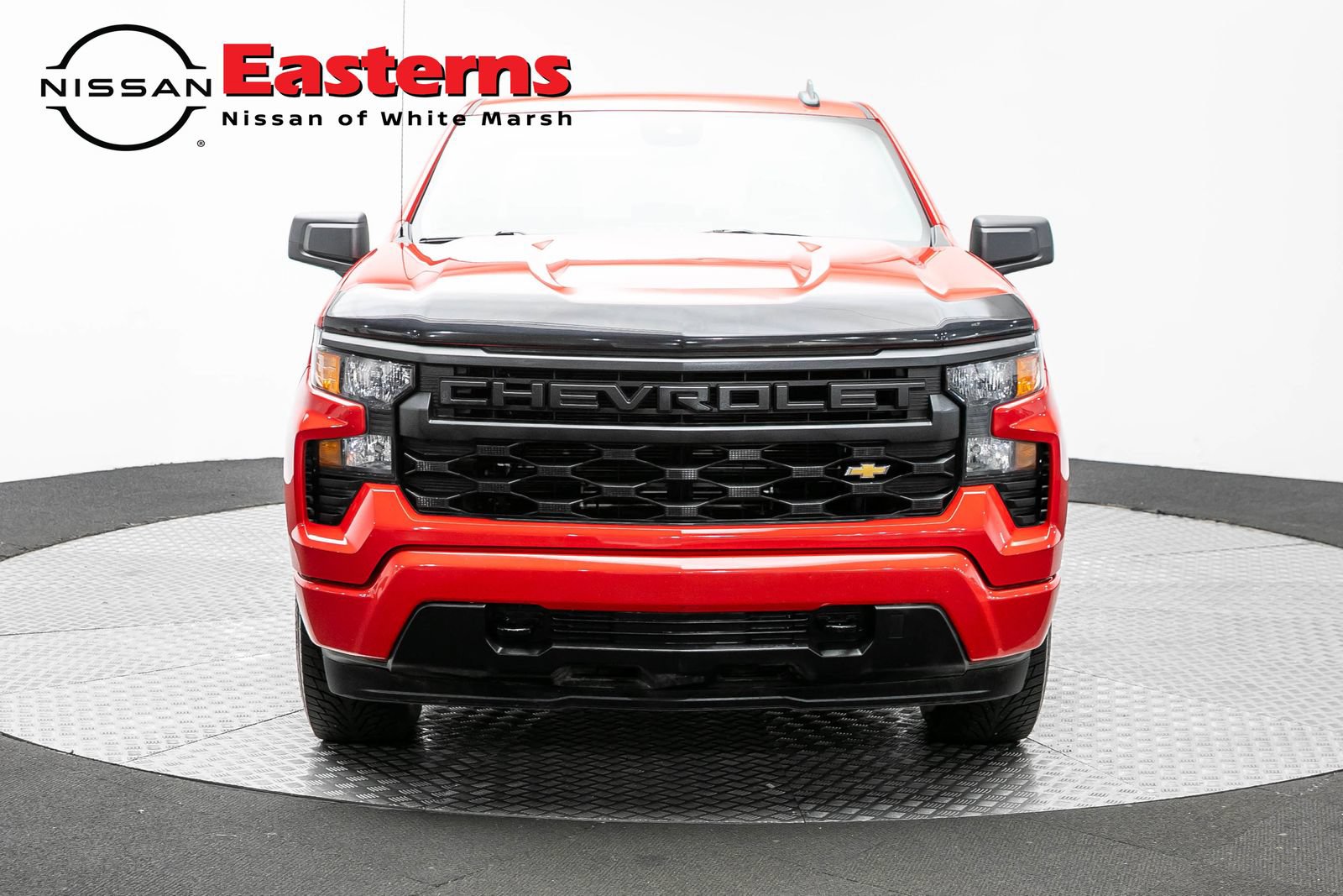 Used 2024 Chevrolet Silverado 1500 Custom AWD/4WD image 2