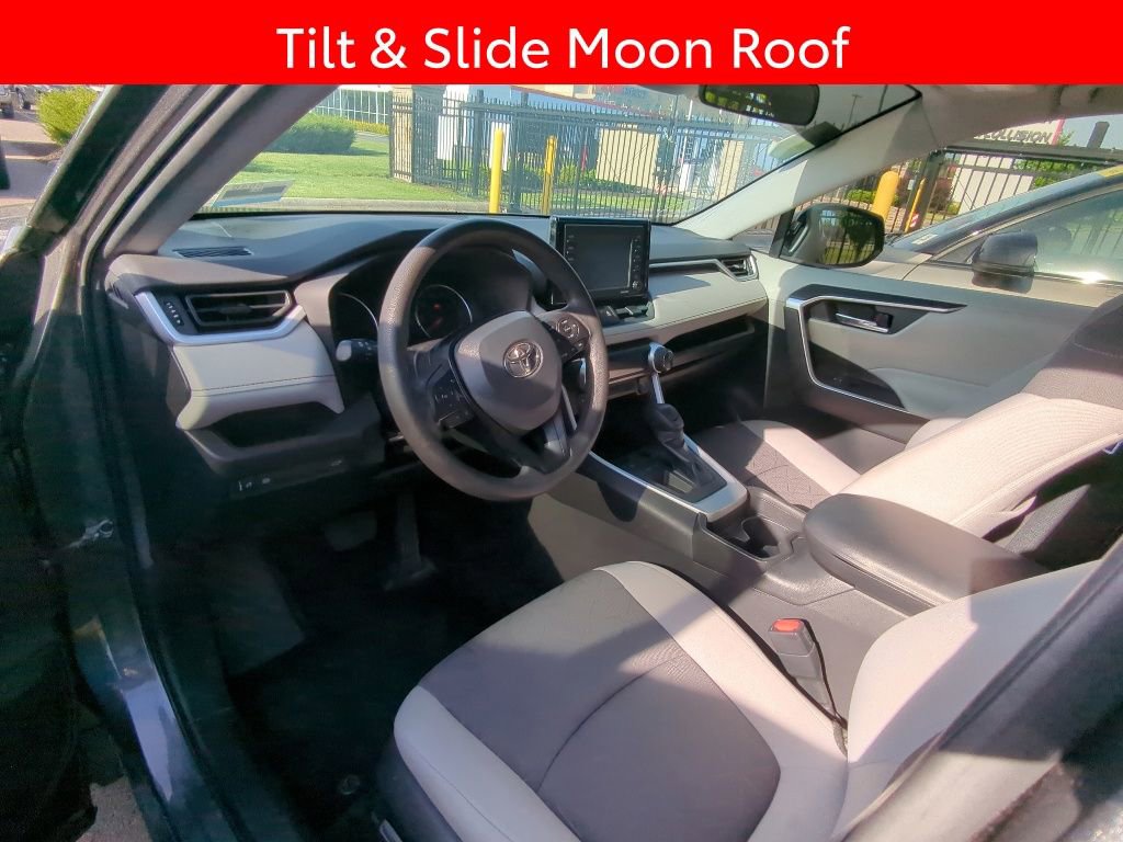 Used 2021 Toyota RAV4 XLE w/ Convenience Package FWD image 7