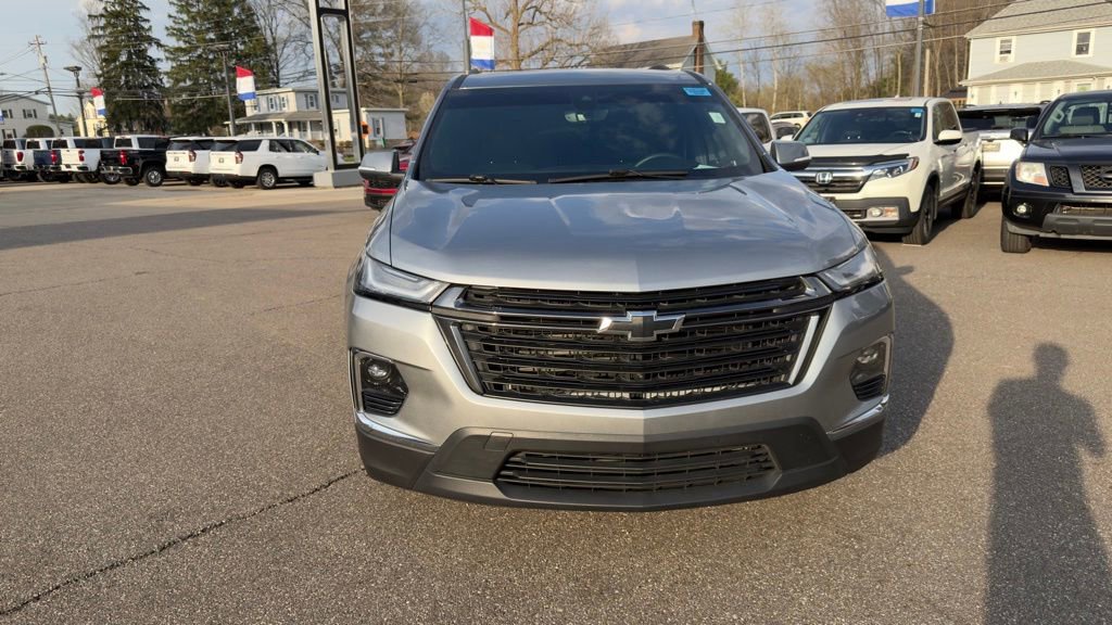 Used 2023 Chevrolet Traverse LT w/ Midnight/Sport Edition image 3
