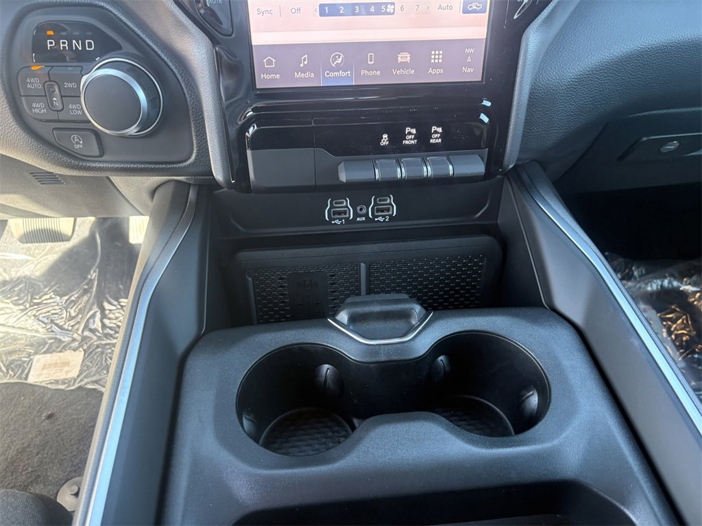 New 2026 RAM 1500 4x4 Crew Cab image 28