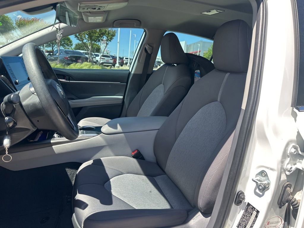 Certified 2022 Toyota Camry LE image 9