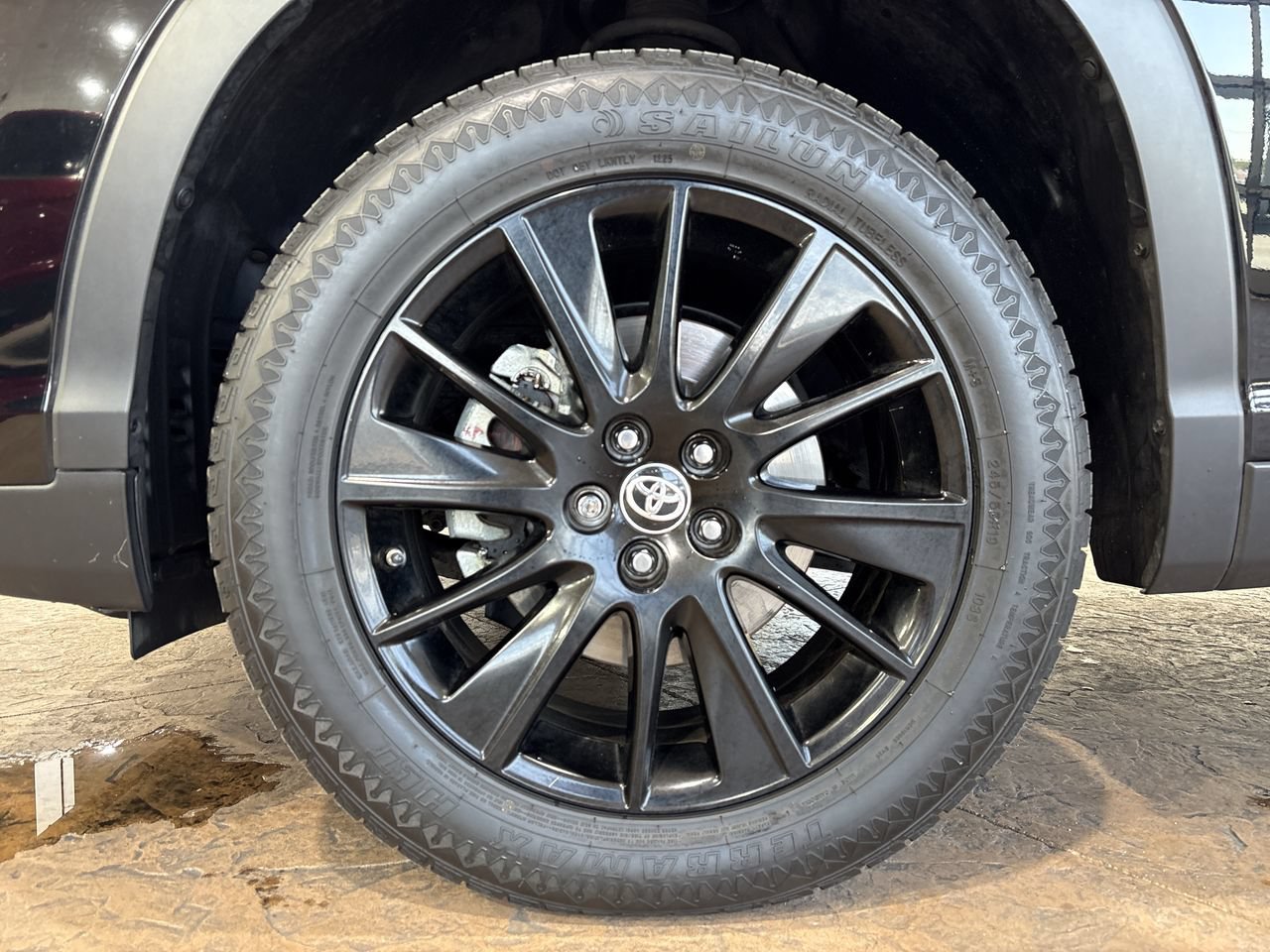 Certified 2019 Toyota Highlander SE FWD image 10