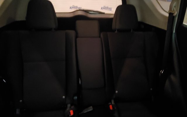 Used 2018 Toyota RAV4 LE image 16