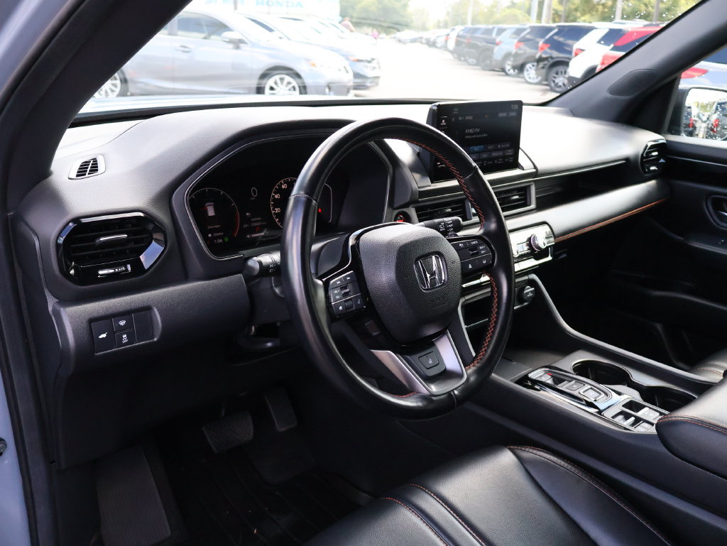 Certified 2025 Honda Pilot TrailSport image 17