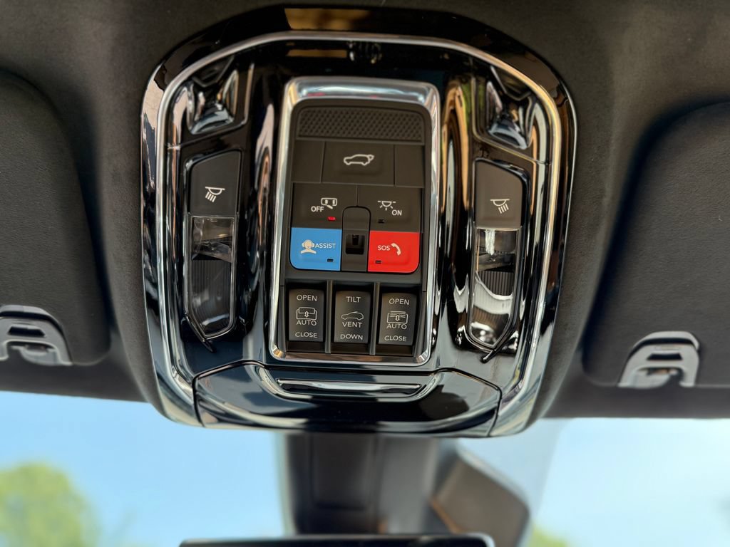 New 2026 Jeep Grand Wagoneer Summit AWD/4WD image 28