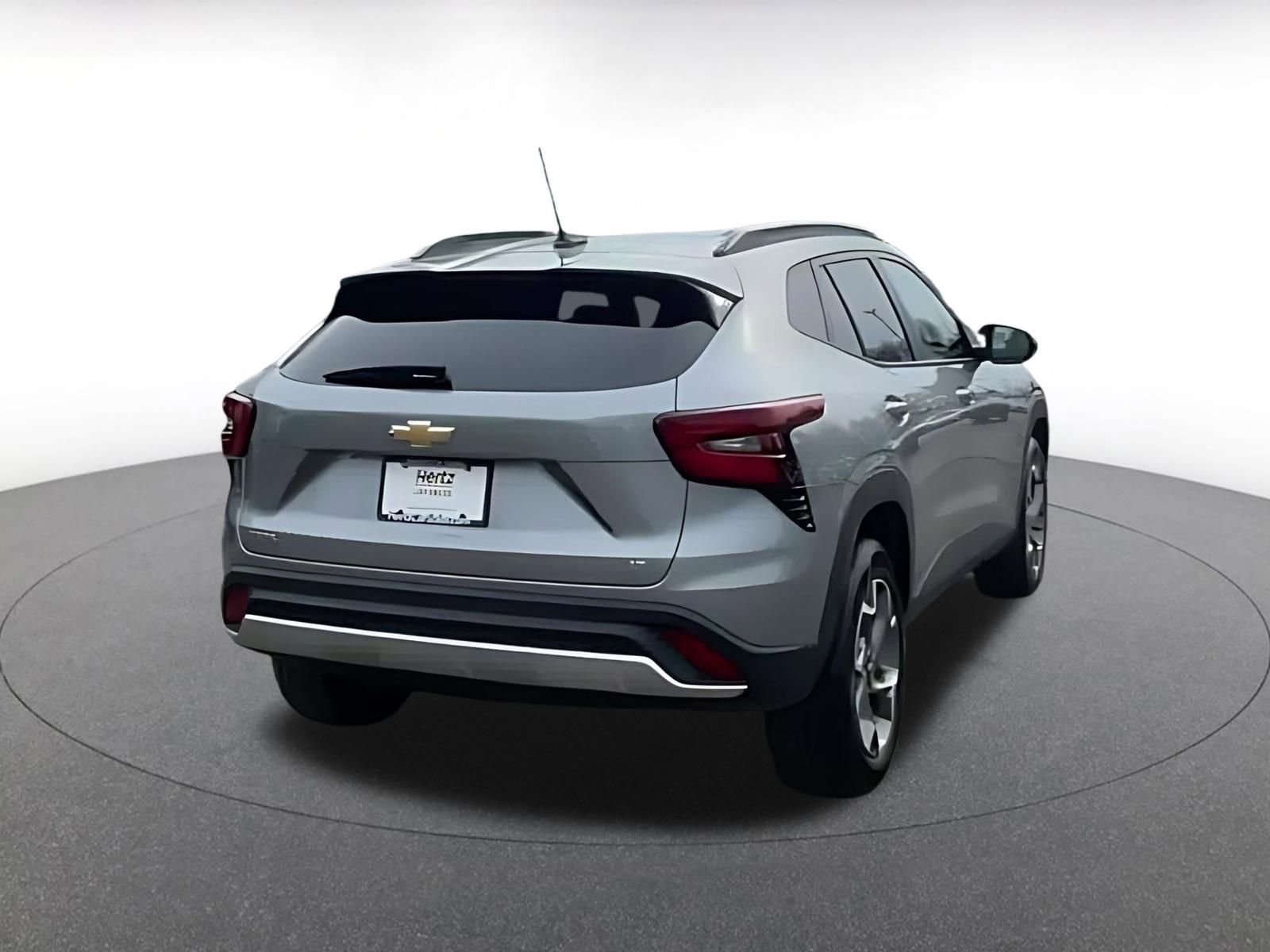 Used 2025 Chevrolet Trax LT image 14