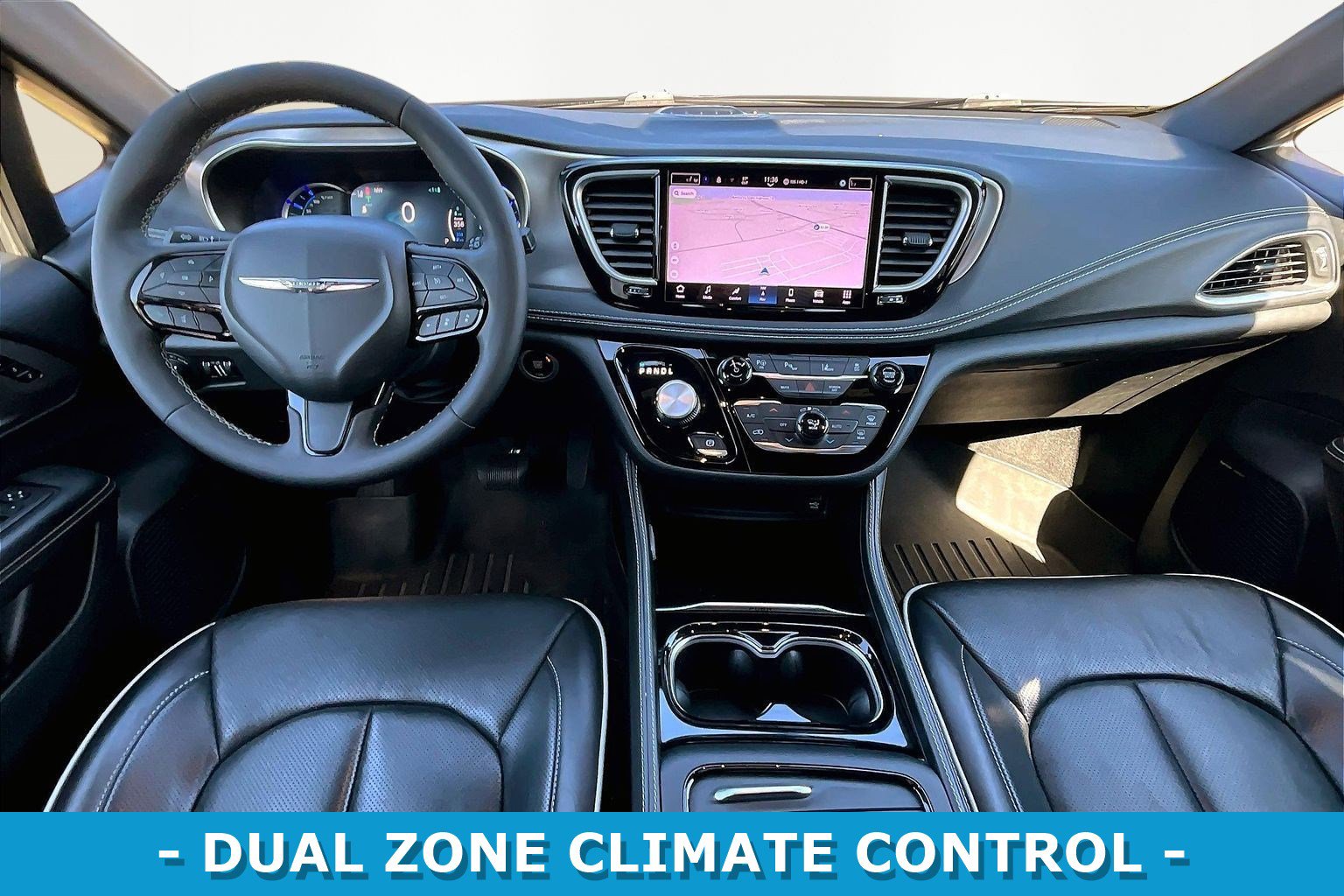 Used 2022 Chrysler Pacifica Limited w/ Uconnect Theater Family Group image 8