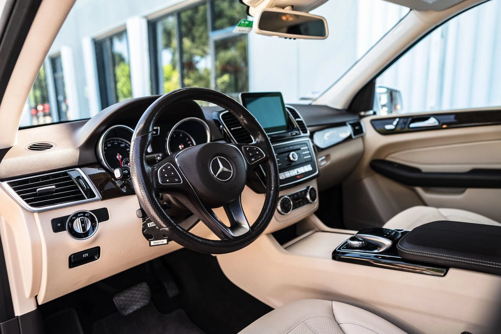 Used 2018 Mercedes-Benz GLE 350 4MATIC image 28