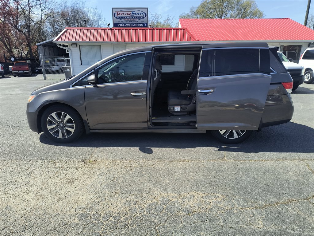Used 2014 Honda Odyssey Touring image 34