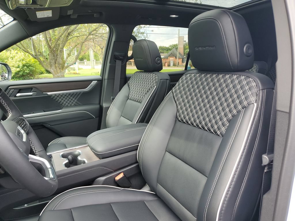 New 2027 GMC Acadia Denali w/ Denali Reserve Package AWD/4WD image 19